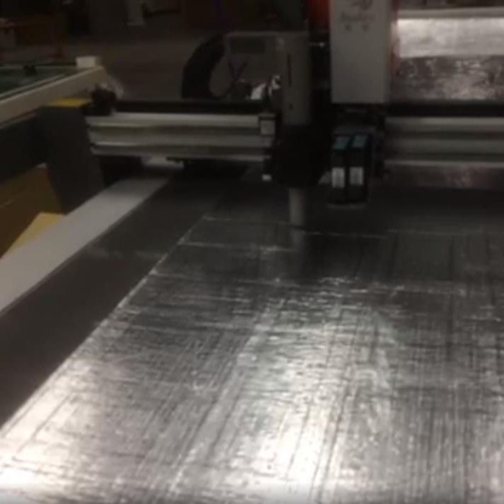 Aluminum cloth round knife cutting video