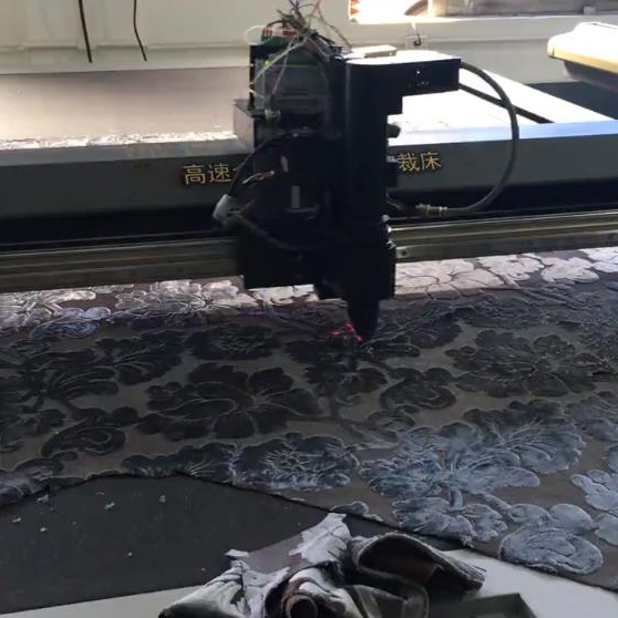 Sofa fabric round knife high-speed cutting video -2