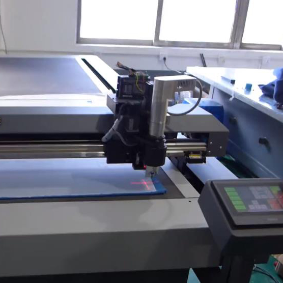Four layer fabric round knife cutting video