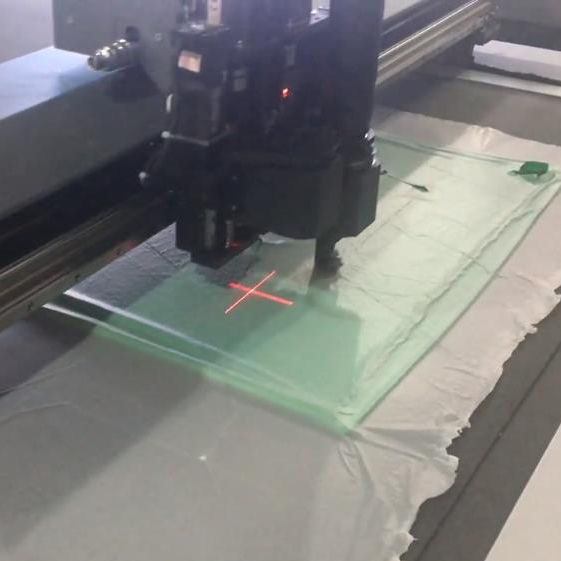 Knitted fabric six layer round knife cutting video